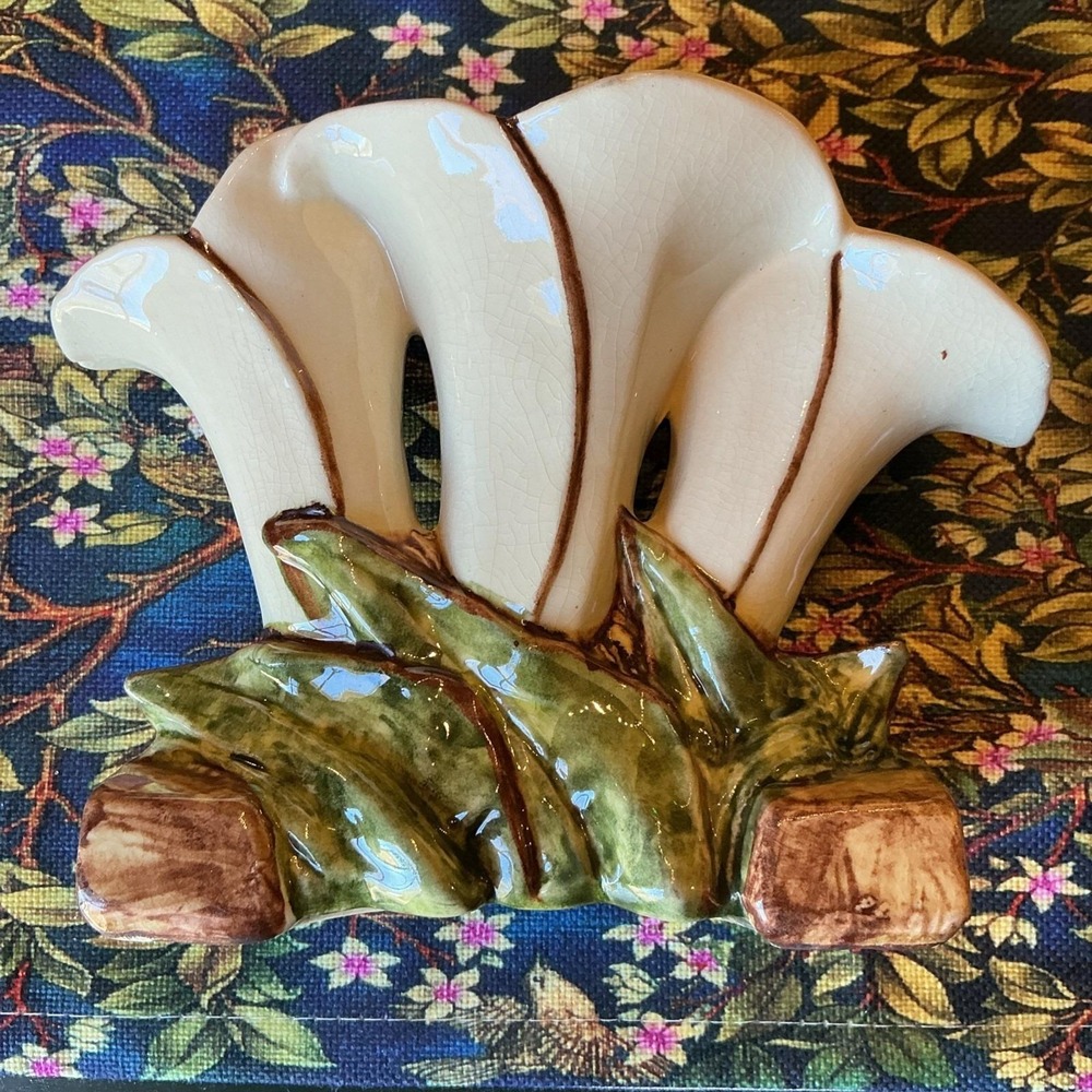 Vintage McCoy Pottery 8" x 7.25" Triple Lilly‎ Vase